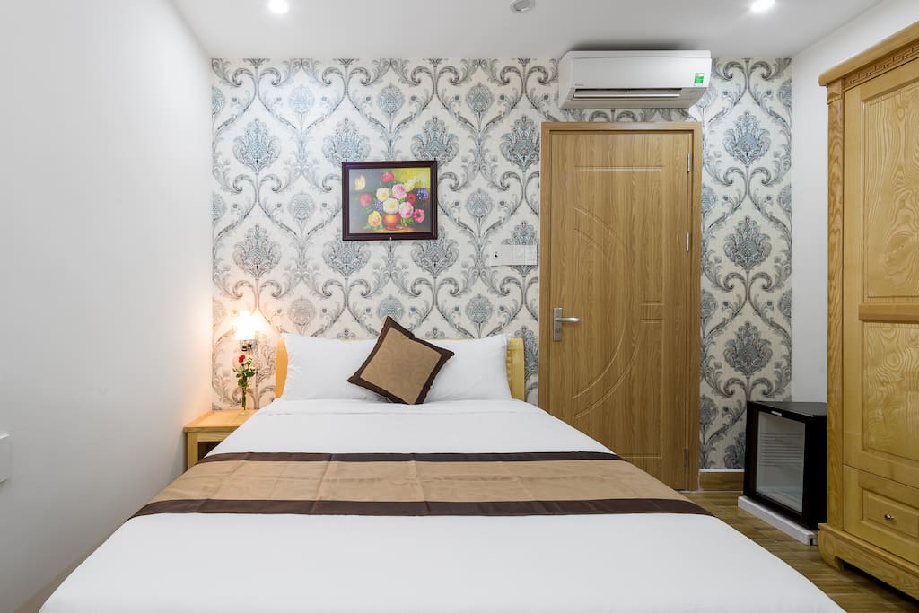 Queen bed