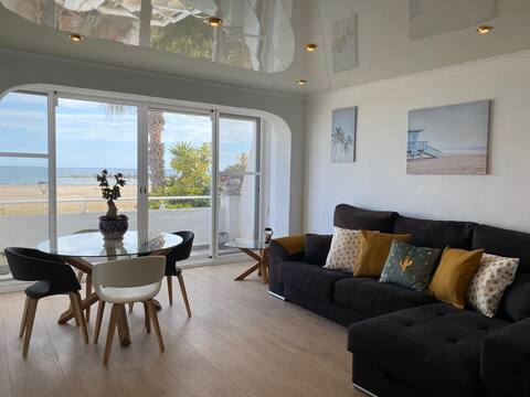 Beachfront house with sea views, terrace and BBQ