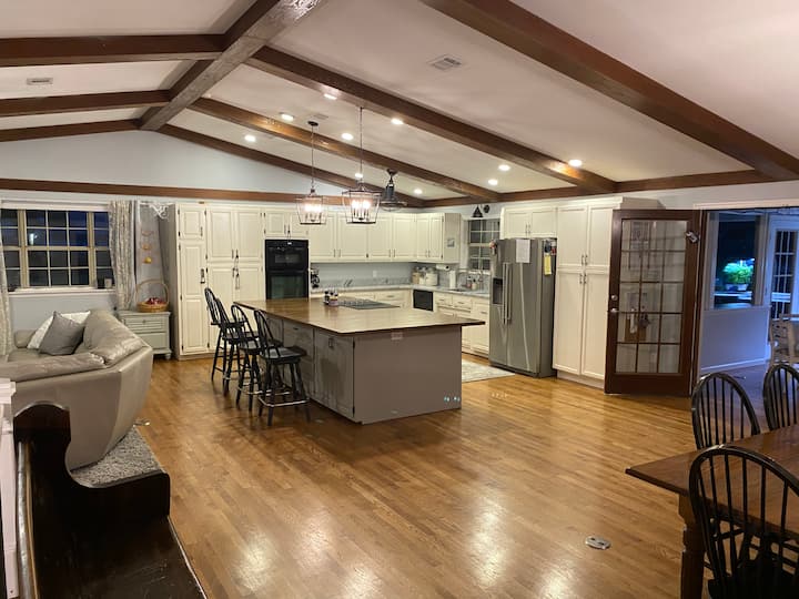 Huge Family Friendly Home W/pool In Tallahassee - 塔拉哈西