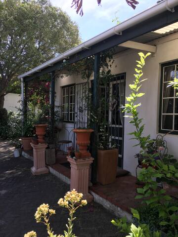 Dairy Cottage on Historic Farm gallery image 3
