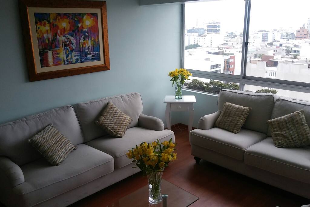 podrás disfrutar de la sala y el increible sunset Miraflorino!!!