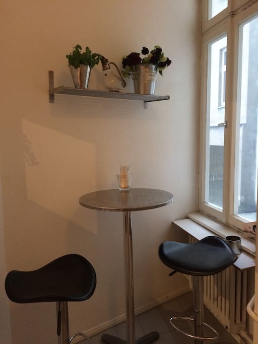 Kitchen/Bar nook