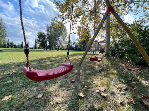 Country house between Pisa and Lucca large garden