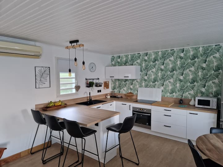 Jolie Chambre Dans Maison Vue Mer - Martinique