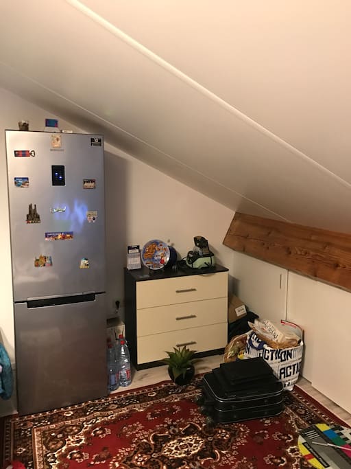 Grande nuovo frigo