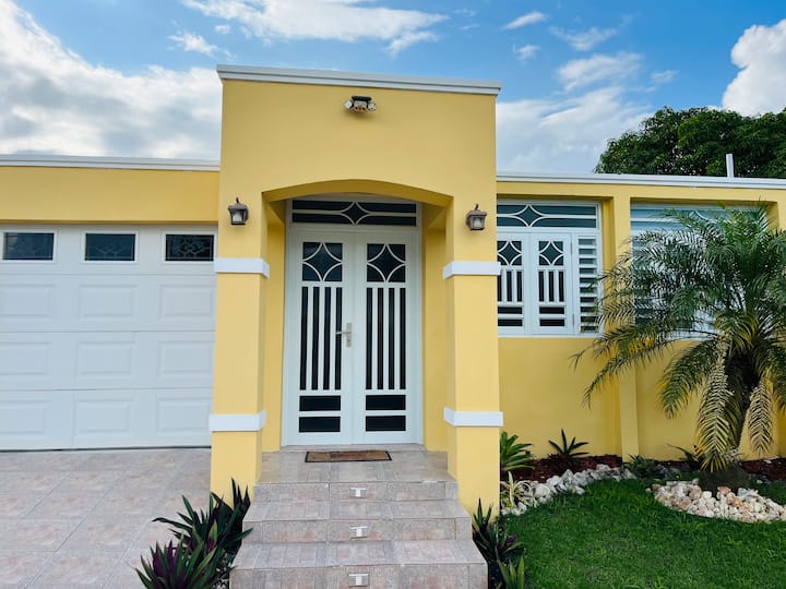 Family Island House near Luquillo Beach/ El Yunque Houses for Rent in