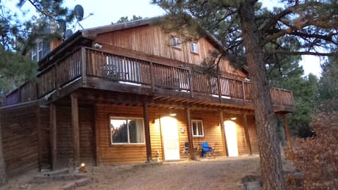Lodge at Pinecone Hollow-sleeps 4+ & 420 friendly