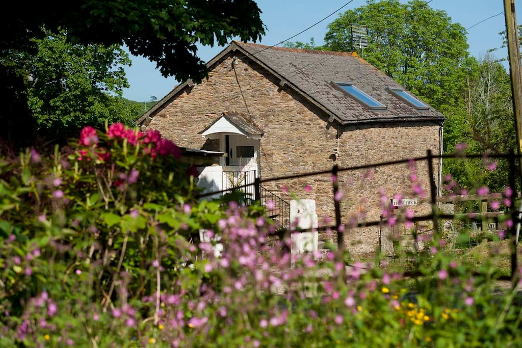 The Old Barn is in the heart of the Farm and is approached down a private country lane.