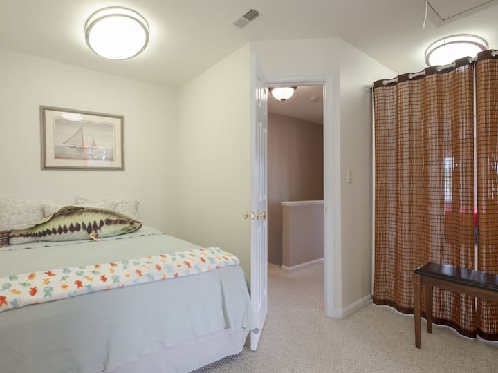 4 Bedrooms/2 Baths. This is the Upstairs Queen Sailor's Dream Bedroom.