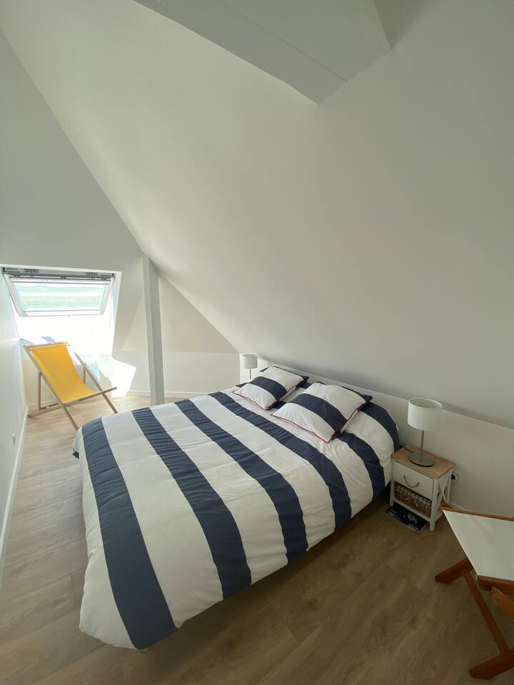 master bedroom on the ground floor, sea view