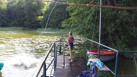 5000 m² on the lake, private jetty, families & groups