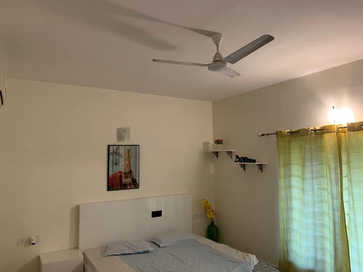 חדר 1: גוונים של לבן