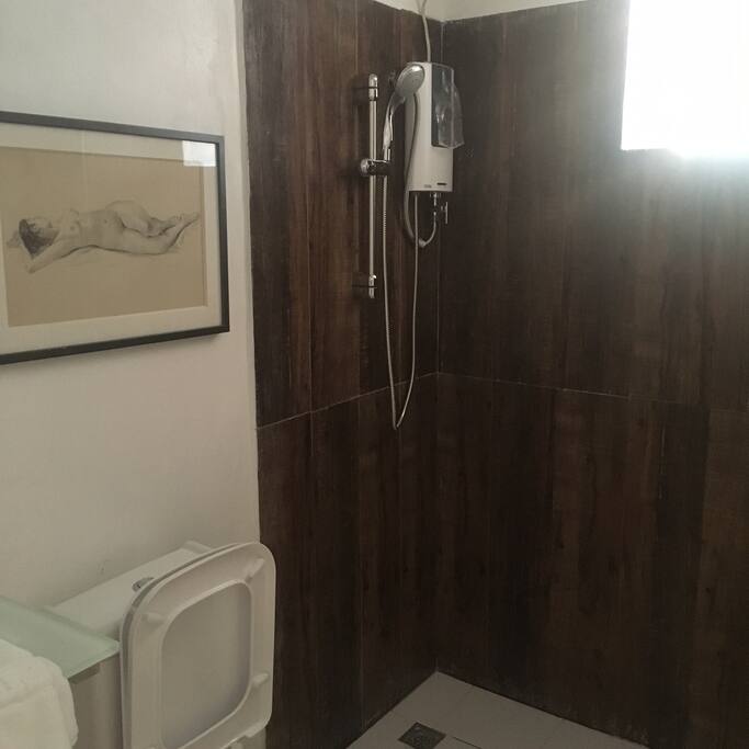 1 FULL BATH