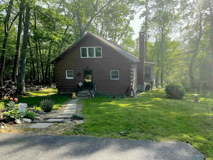 Cabin on the rocks Houses for Rent in Verona Island, Maine, United