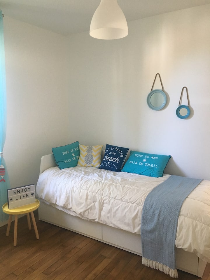 2nd bedroom (80 cm or 160 cm trundle bed upstairs)