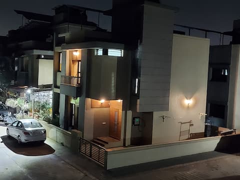CA Vishal Thakkar home