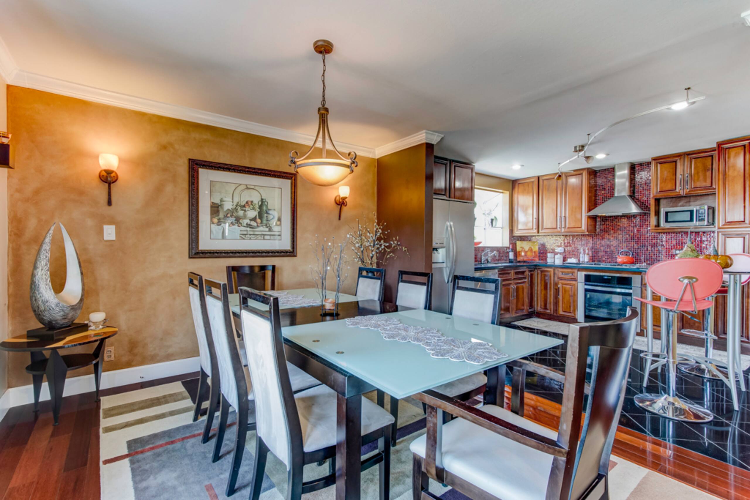 Home in Daly City · ★4.89 · 3 bedrooms · 3 beds · 2 baths - Image 11