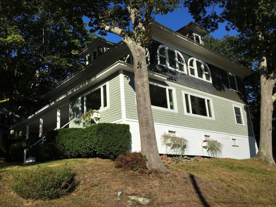 Side view of The Grandview