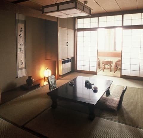 6畳朝日そそぐ和室 禁煙ルーム バス・トイレ付