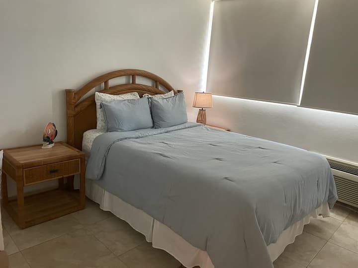 1 manželská posteľ