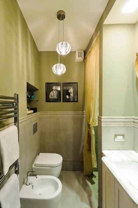 wc Camera Specchio