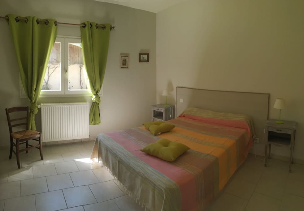 Chambre grand lit