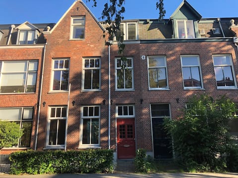Apartment with kitchen  in the heart of Amersfoort+bike