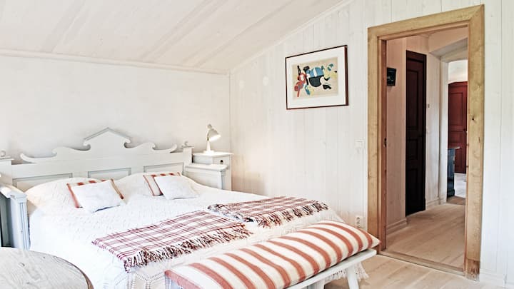 Dormitorio con litera, etc.