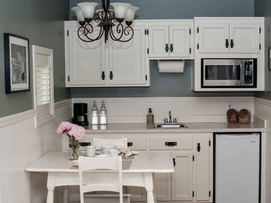 Kitchen area (no stove)