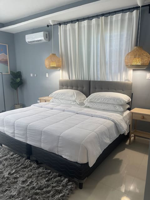 Groups: Entire Property Available