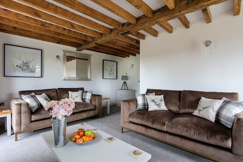 Hastings Retreat new Beautiful Barn The Stables