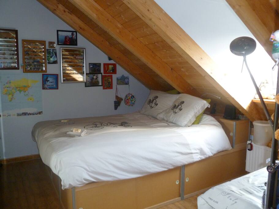 twin bed; nice light