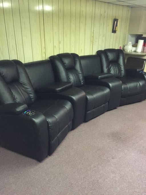 Leather power reclining sectional. Extremely comfortable!