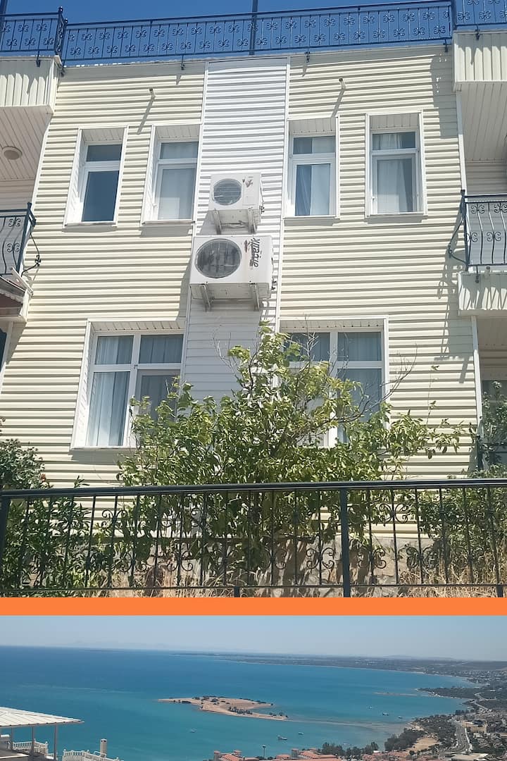 Veranda Olanağı Sunan Müstakil Manzaralı Villa - Akbük