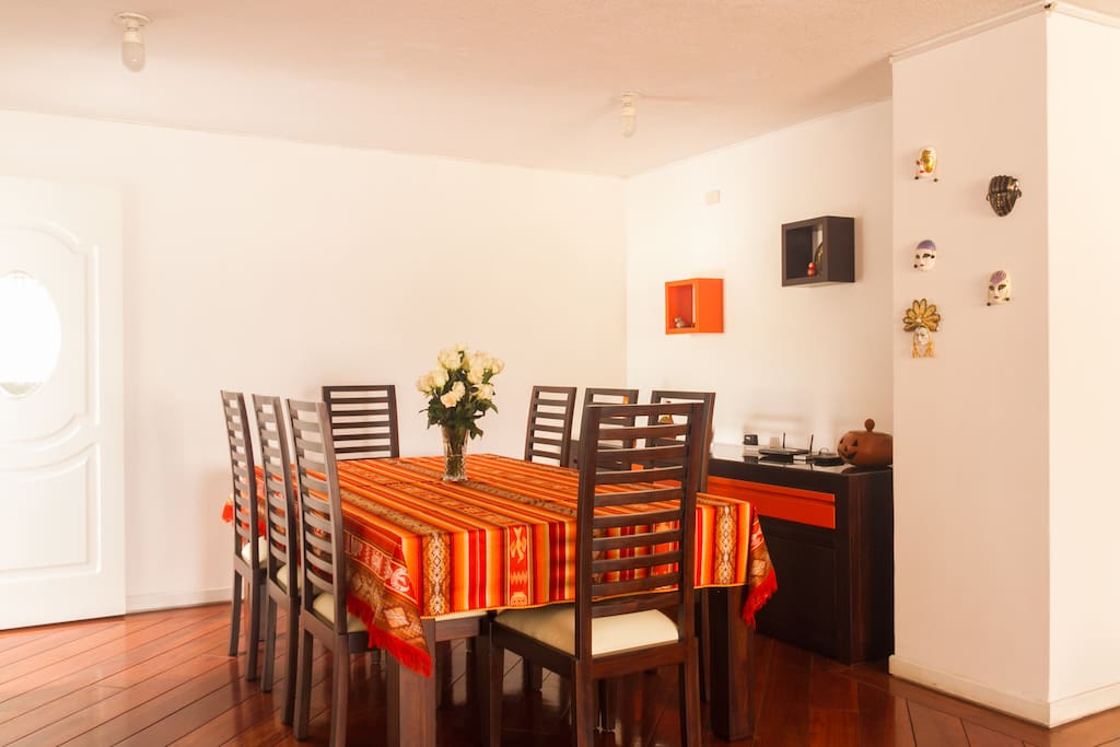 Comedor espacioso para 8 personas