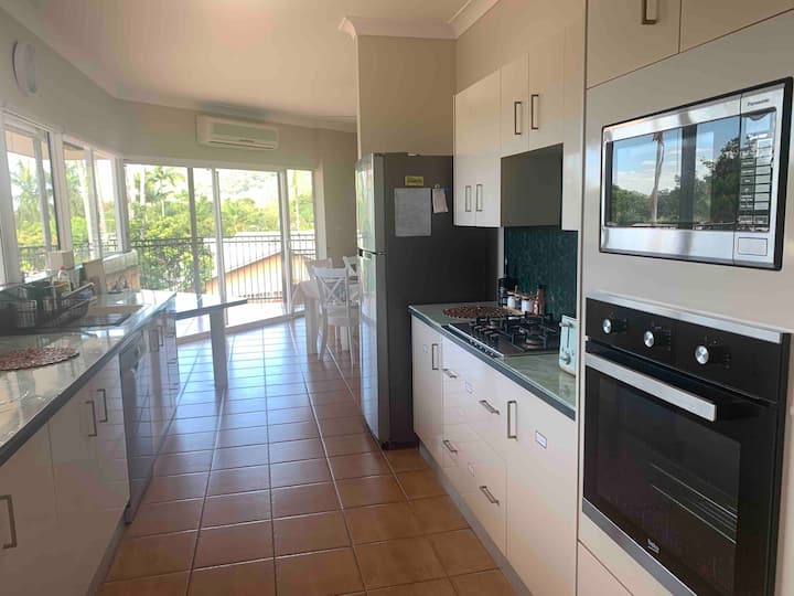 Bedrooms In The City View-room 2 - Cairns