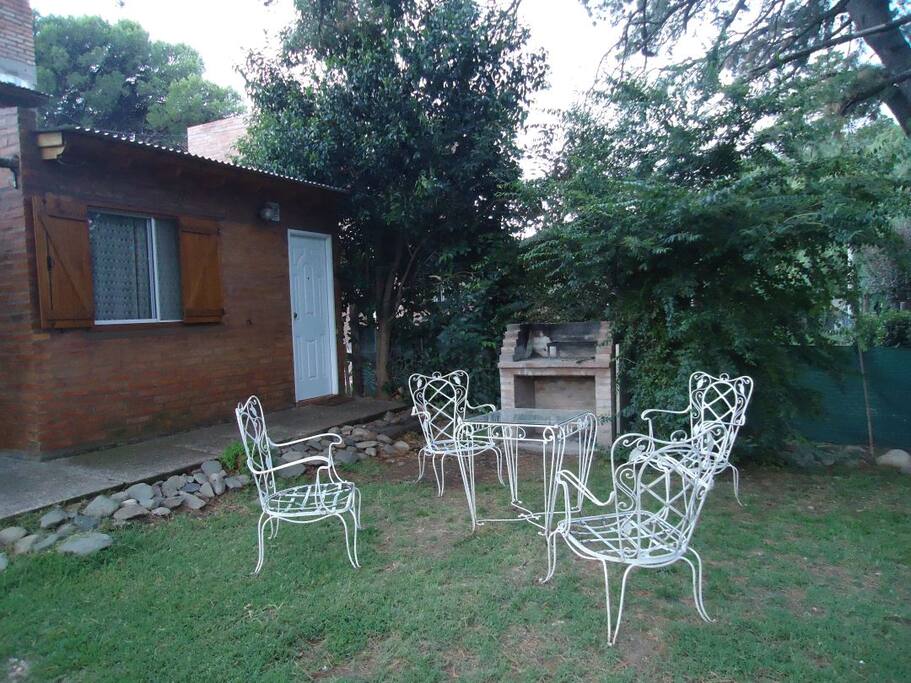 Espacio verde con parrilla