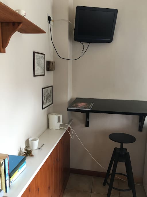 TV and breakfast bar/ desk