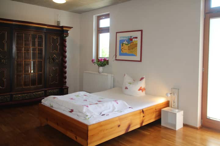 dhomë gjumi e hapur kati i parë
