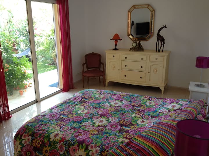 Მეგობრული აპარტამენტი 