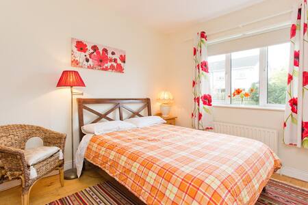 Room - Comfortable room in south Dublin