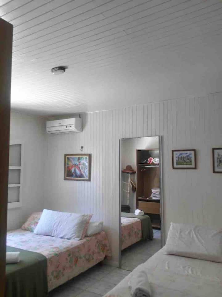 Suite -  com 2 camas de casal