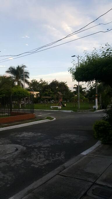 Con parque para hacer deporte frente a la casa
