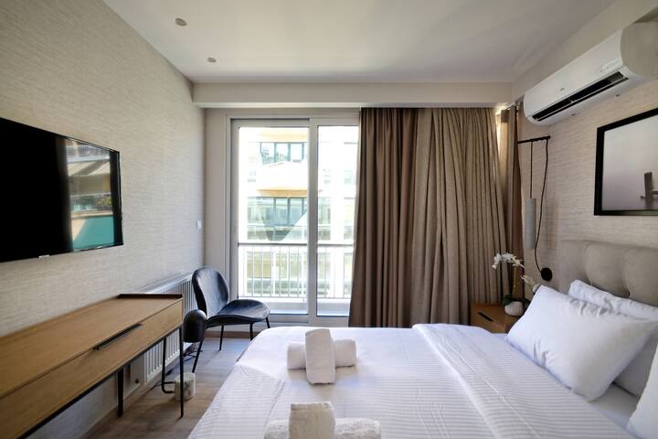 Deluxe Apartment in Athens, 5 mins walk to Metro gallery image 2