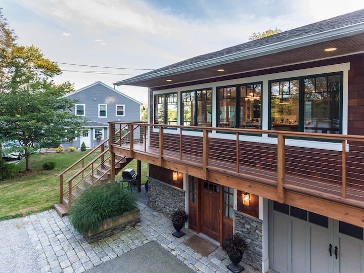 Modern Lakeview House Chef's Kitchen, Strong Wifi Houses for Rent in Sturbridge