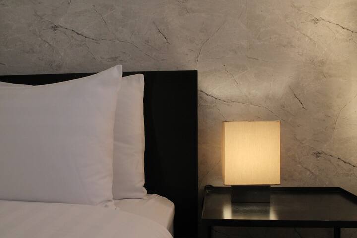 Modern Lounge | Ultra Clean