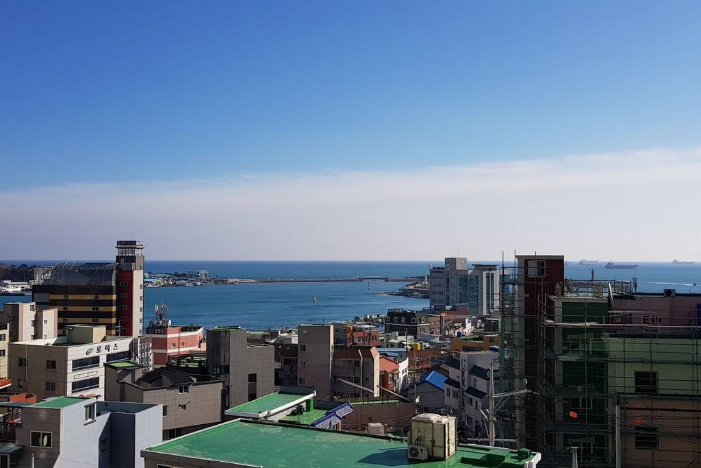 창 밖으로 보이는 풍경