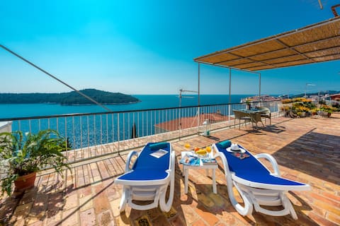 Top performing Airbnb: Mara's Paradise in Grad Dubrovnik