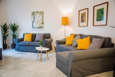 Anuncio de Airbnb popular: Historic Center near Cathedral en San Bartolomé