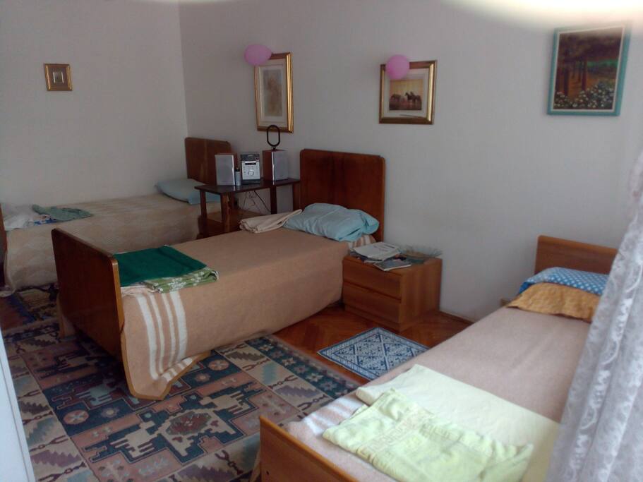 ROOM WITH 3 BED SENGLE